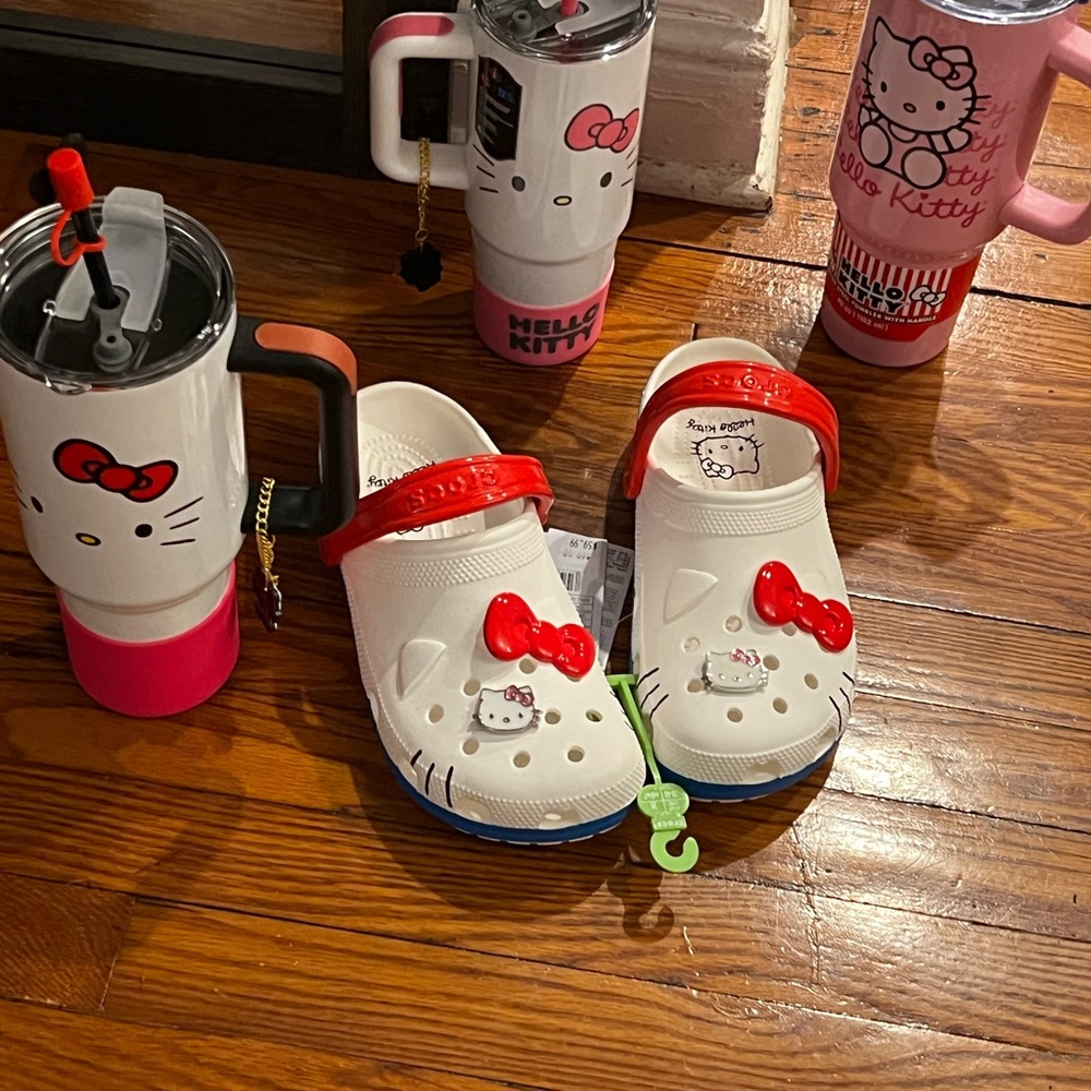 Hello Kitty Kids Clogs - White and Red